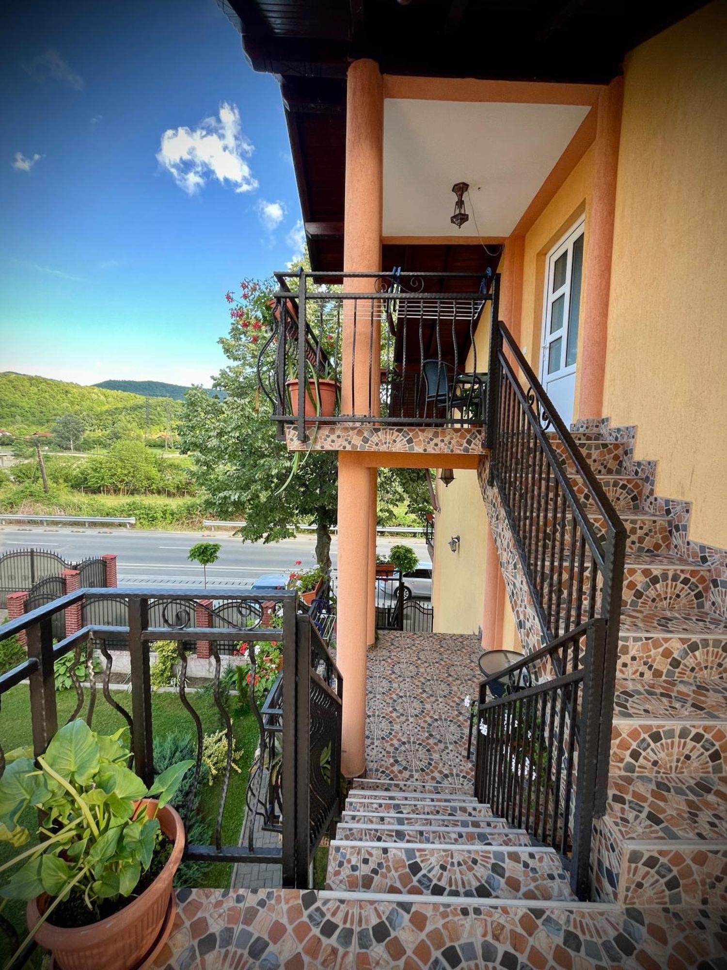 La Mateo Hotel Calimanesti Exterior photo